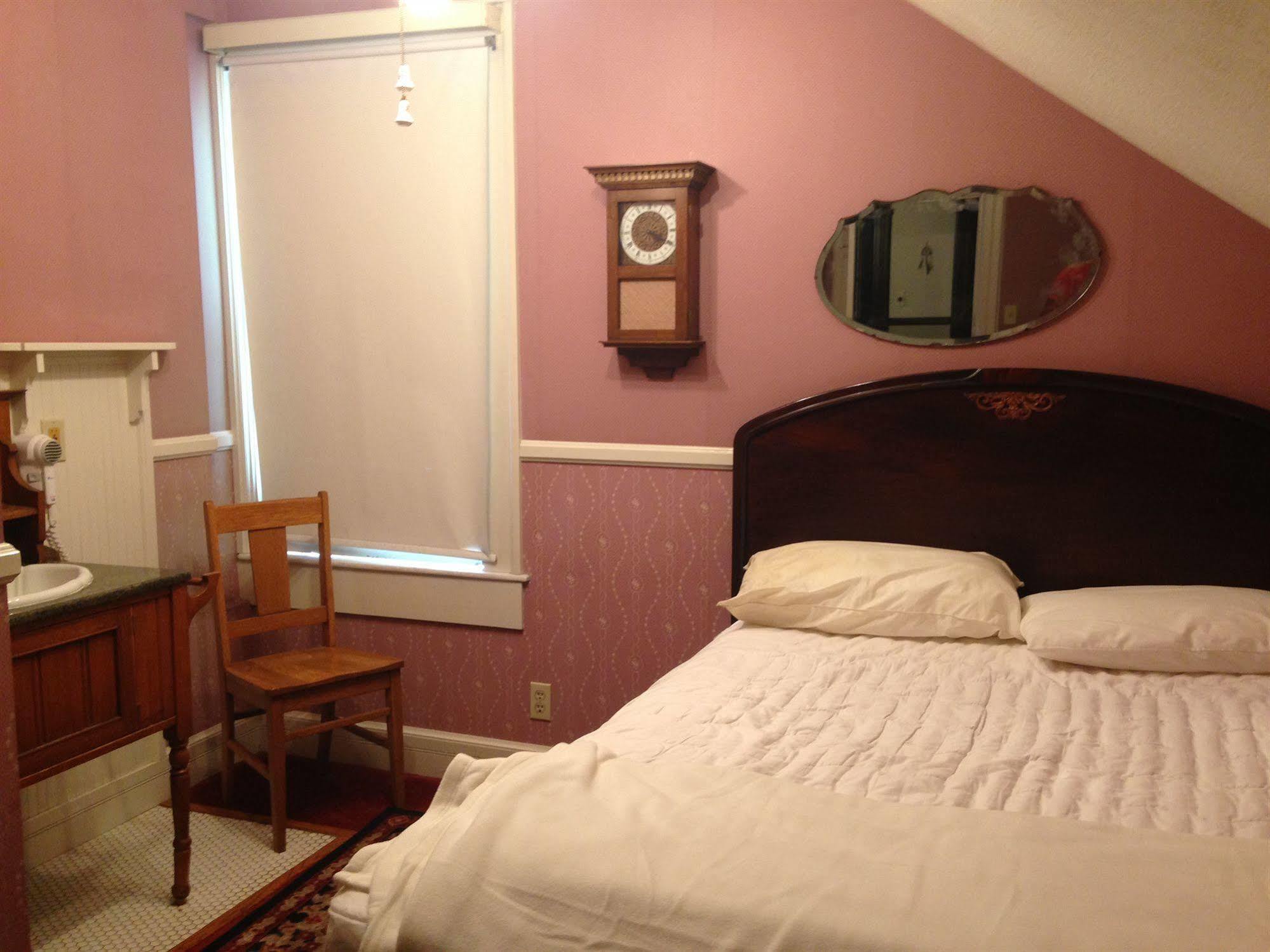 The Hostel California Bishop Ngoại thất bức ảnh